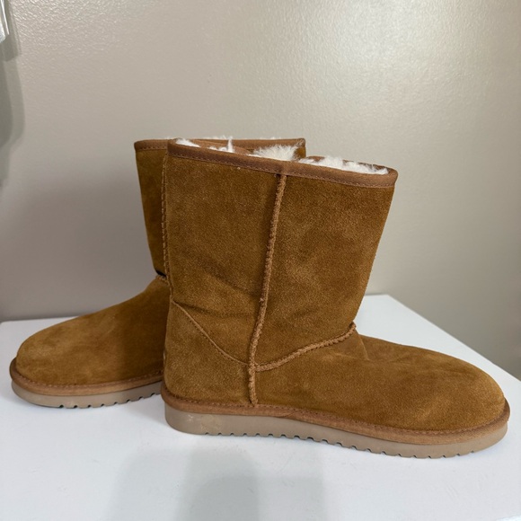 KOOLABURRA by UGG Victoria Short Bow Winter Boots Cognac Suede Fuzzy Women's 8 - Picture 5 of 11